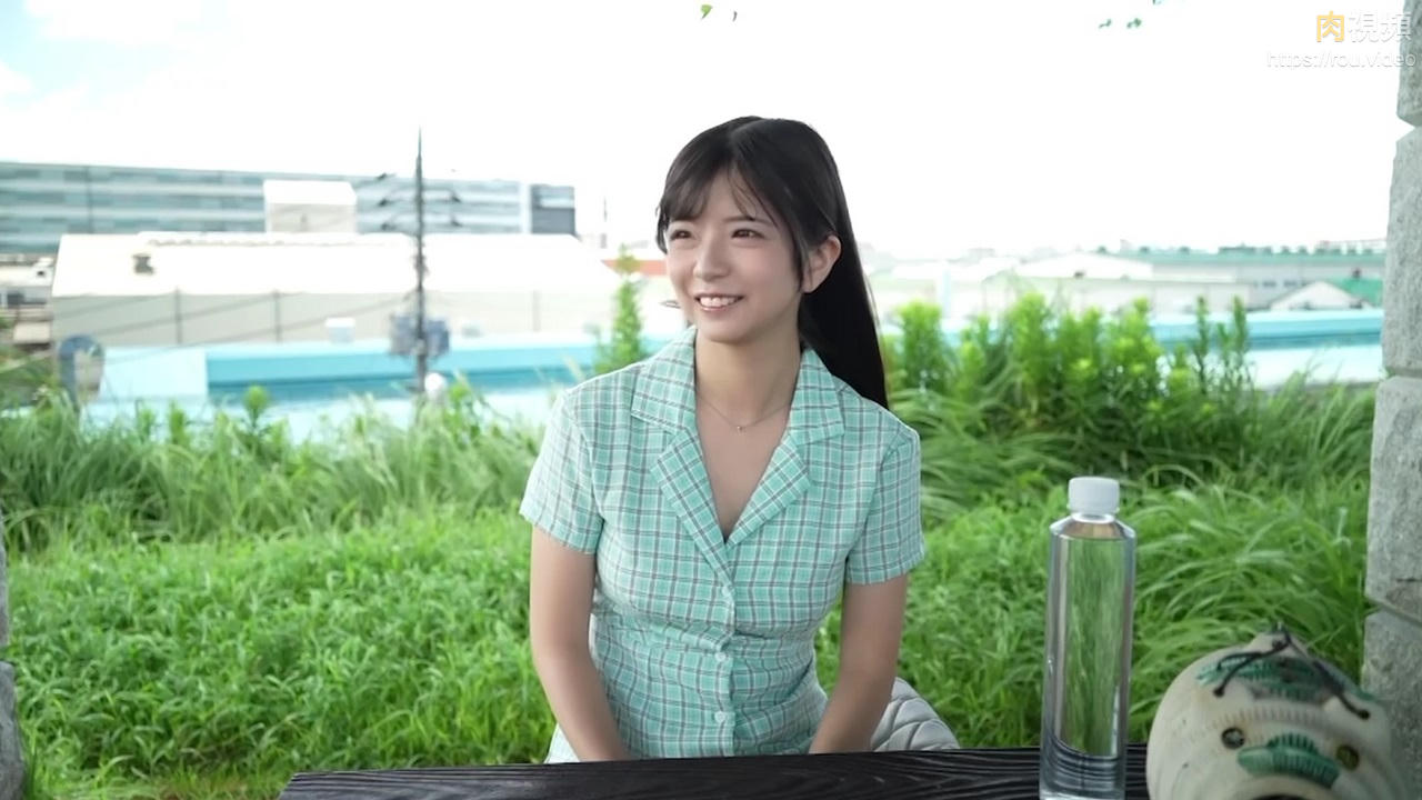 新來的23歲地方政府員工 陰道深處的活塞讓她多次達到高潮 日本