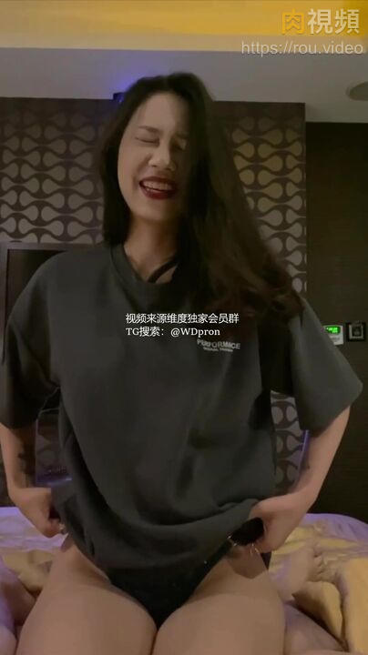 爆乳美女騎乘體位被頂進花心 眼神迷離激爽 中國