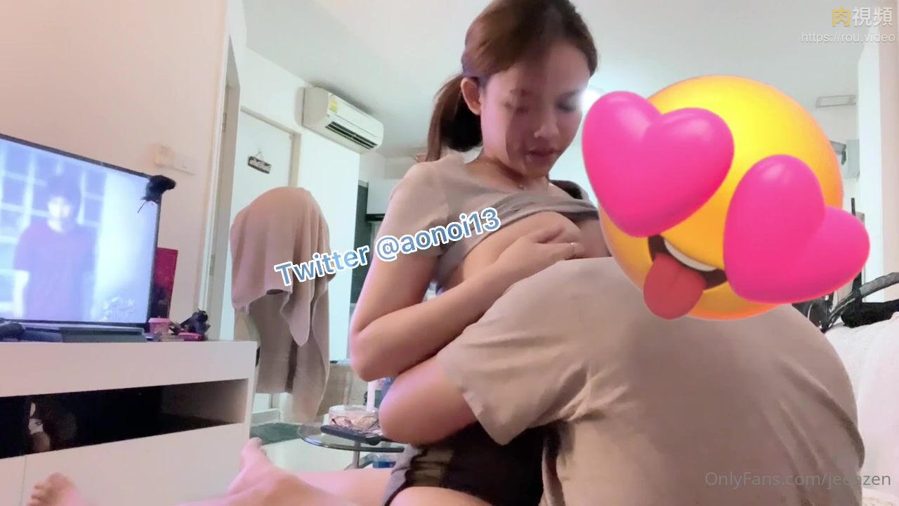 大奶美女的前戲和口交 jeenzen