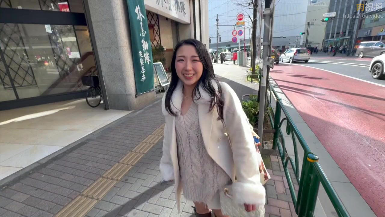 身材豐滿容貌姣好的可愛女孩毛茸茸的騷穴 沉浸在極樂之中發出愉悅的呻吟 無碼