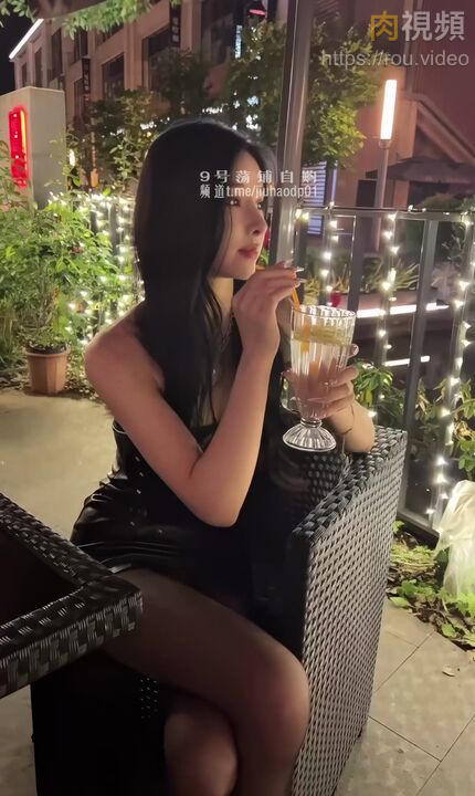 外出時是女神 家中是一條淫蕩小母狗 絲襪