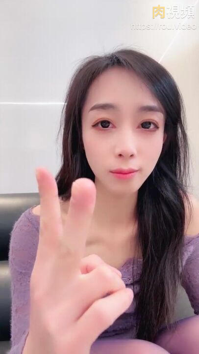 紫色絲襪淫蕩老師臨乘內射 過膝襪