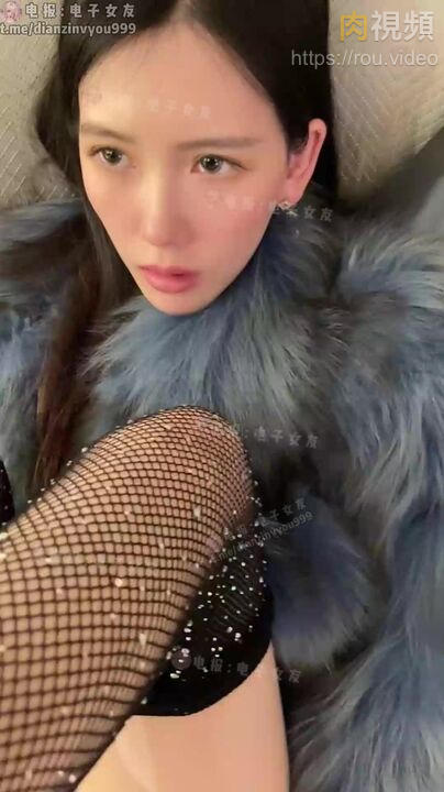 超騷美女魚網絲被無套啪啪內射 chloe霏霏