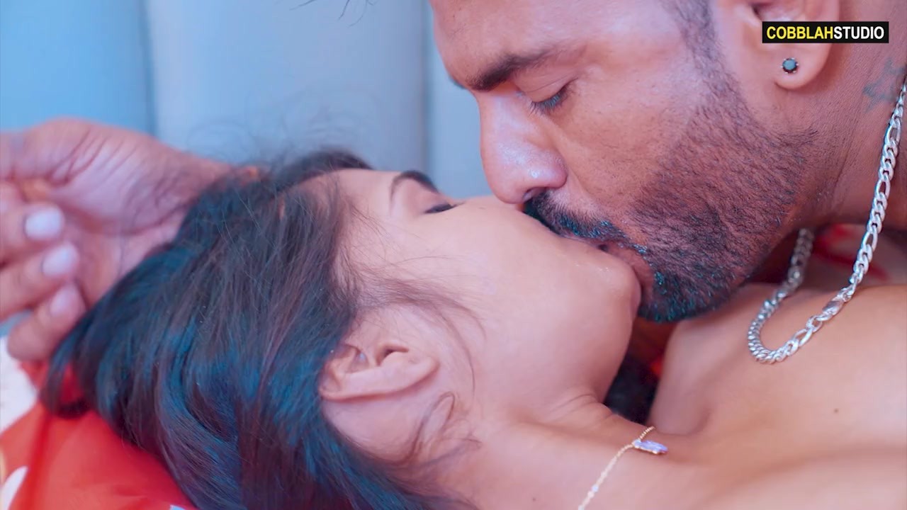 Indian hot Bhabhi fingering her pussy on the bed - Free Porn Videos - Thumbzilla