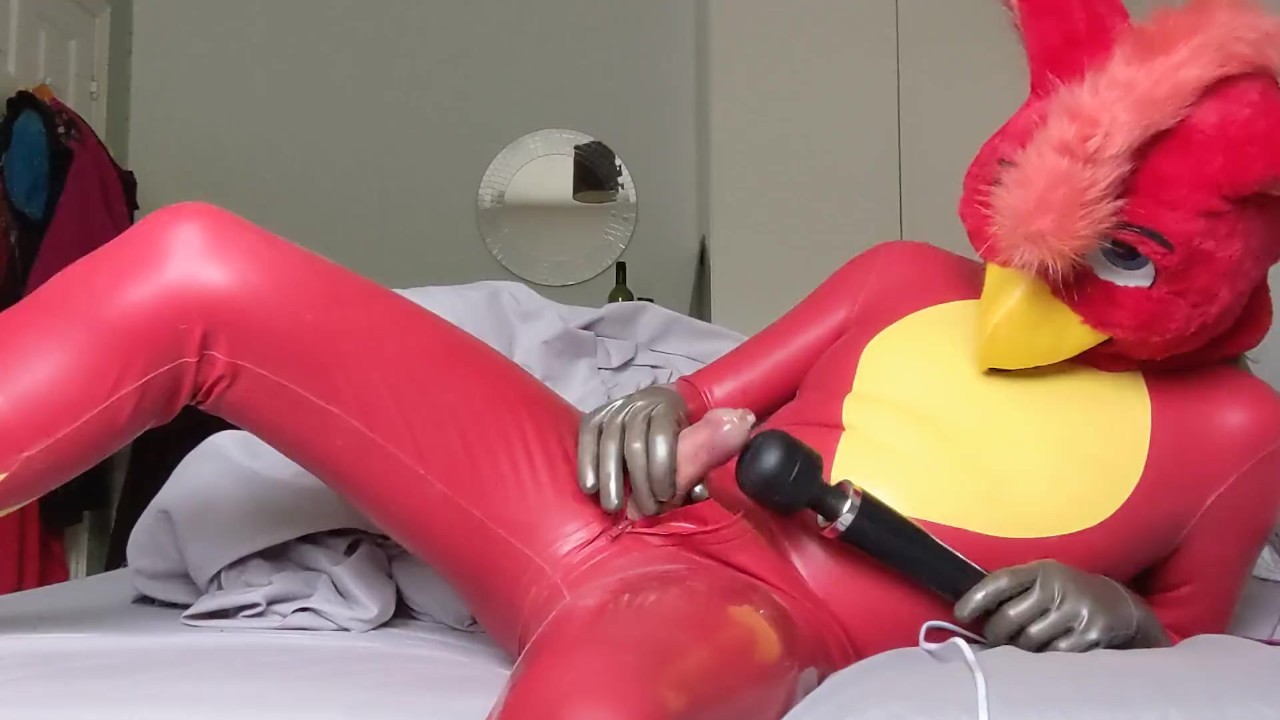 Rubber Bird Jerking Off and Filling Condom (Rubber Murrsuit) - Free Porn Videos - ThumbzillaGay