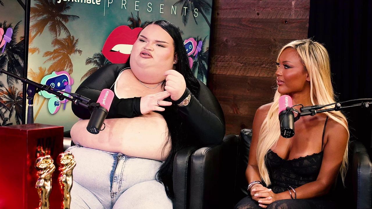 GORLOCK REVEALS HOW SHE HAS S*X - Free Porn Videos - Thumbzilla